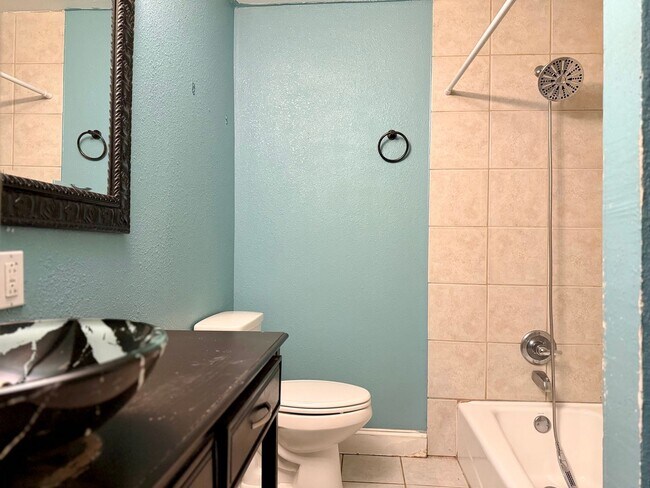 Building Photo - For Rent