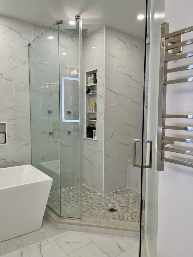 Building Photo - 4950 Brenman Park Dr