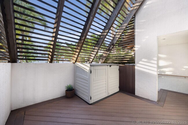 Building Photo - 424 Hendricks Isle