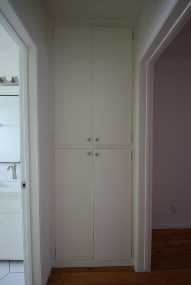 Building Photo - 6271 Kester Ave