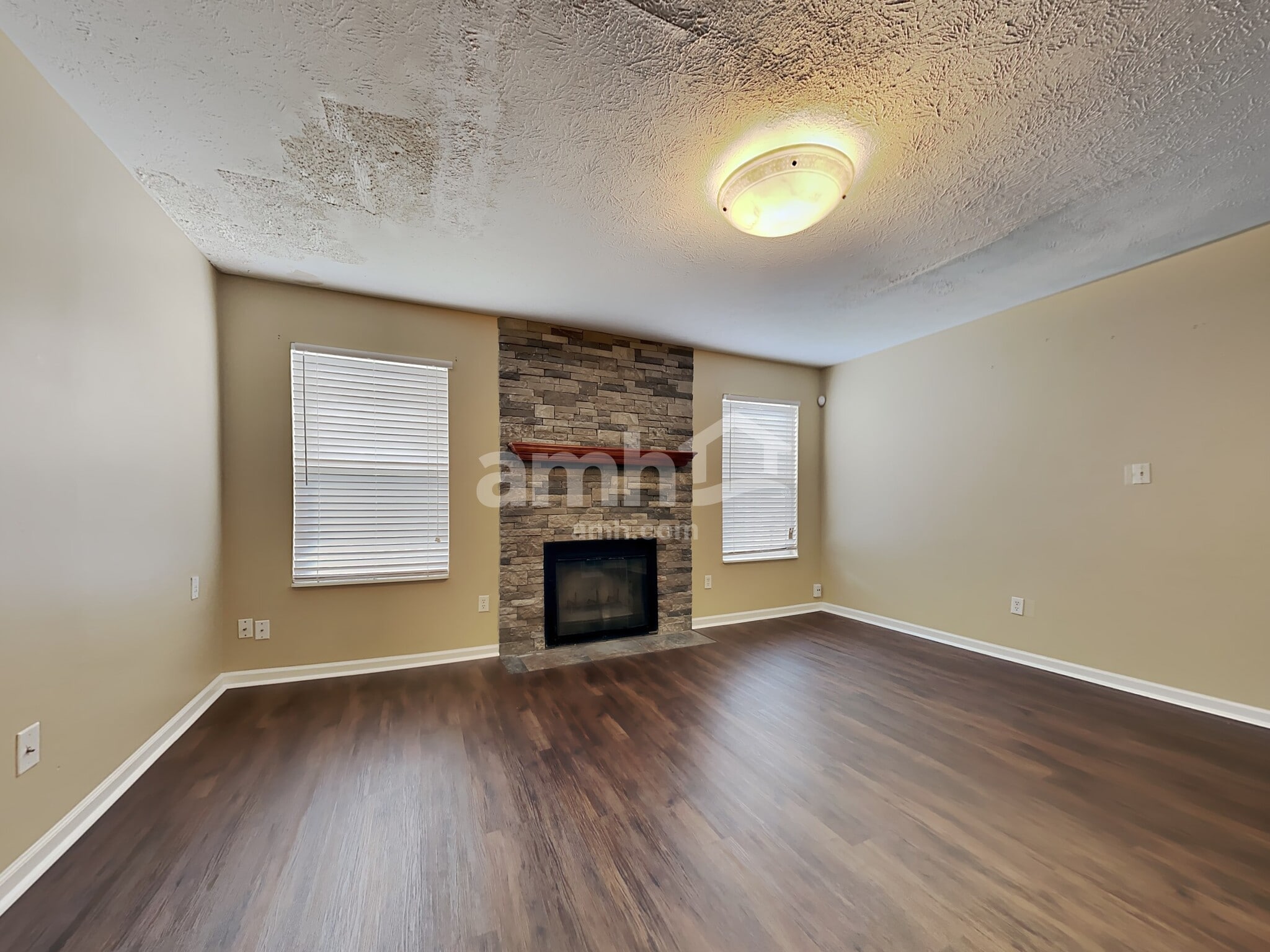 Building Photo - 6351 Hollingsworth Dr