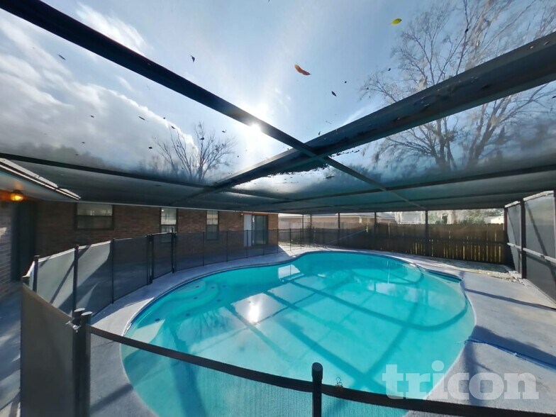 Building Photo - 7937 Dwyer Dr