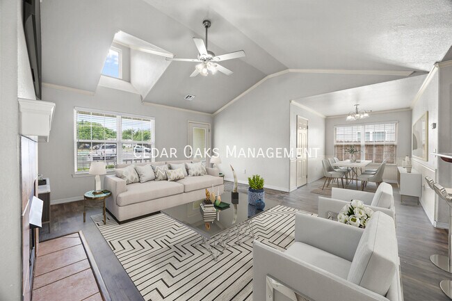 Building Photo - 1308 S C Ct