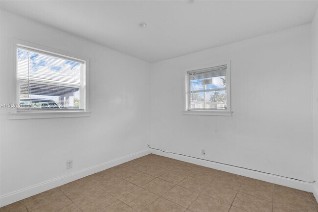 Building Photo - 3171 NW 16th St