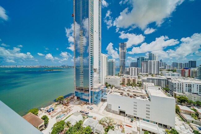 Building Photo - 601 NE 27th St