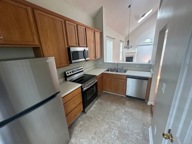 Building Photo - 518 Auburn Square Dr