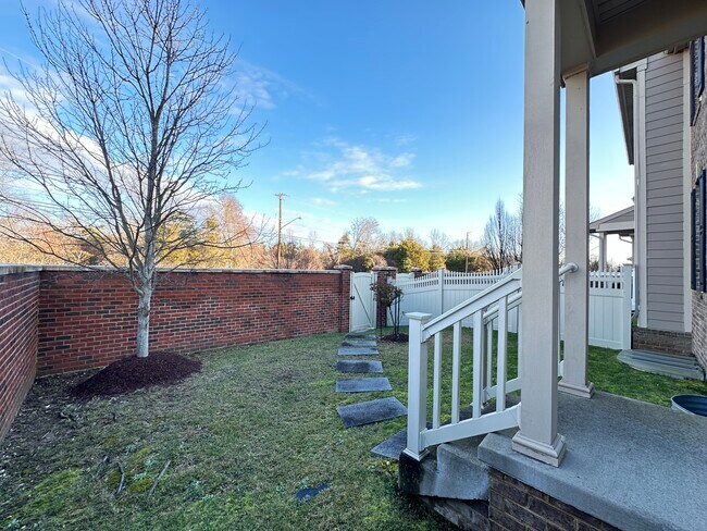 Building Photo - 2437 Baileys Pond Rd