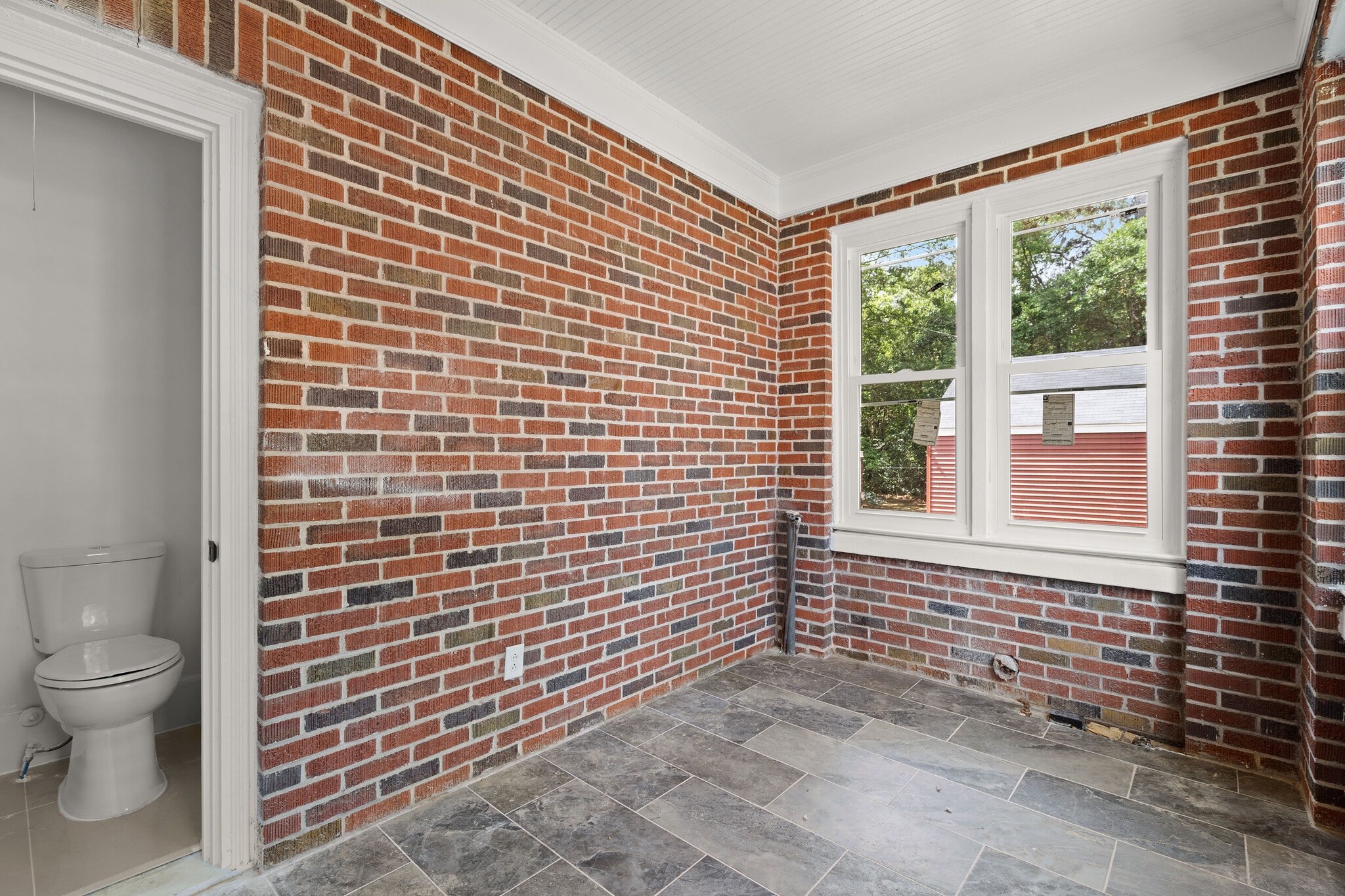 Building Photo - 1775 Broughton St
