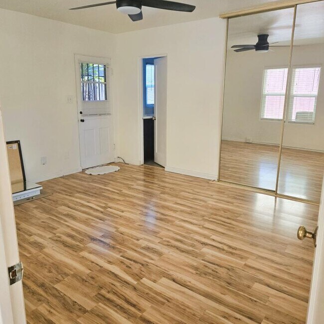 Building Photo - 411 2nd St