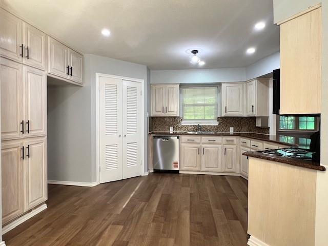 Building Photo - 327 S 4th St