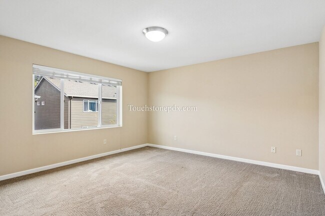 Building Photo - Spacious 4 BR 2.5 BA Home in Damascus