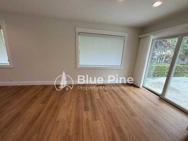 Building Photo - 351 Yale Ave