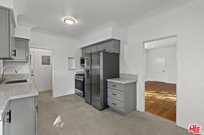 Primary Photo - 2360 Kerwood Ave