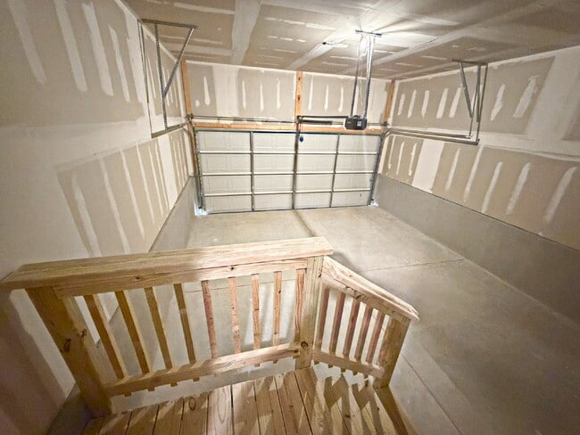 Building Photo - 5131 Blind Shot