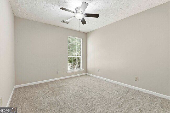 Building Photo - 518 Longwood Ln