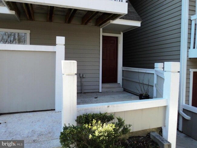 Building Photo - 5700 Chapman Mill Dr