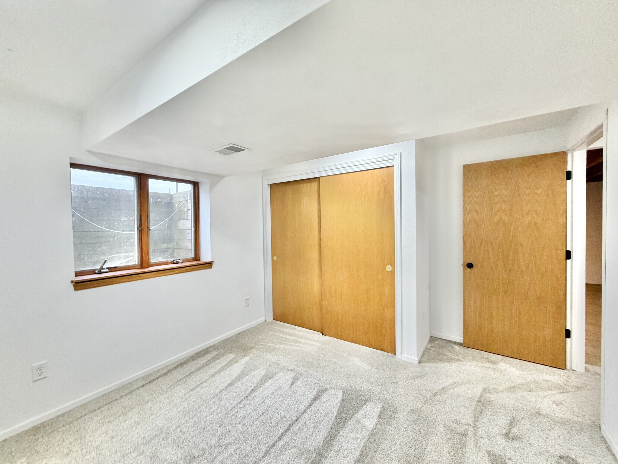 Building Photo - 1124-1126 Brown Dr