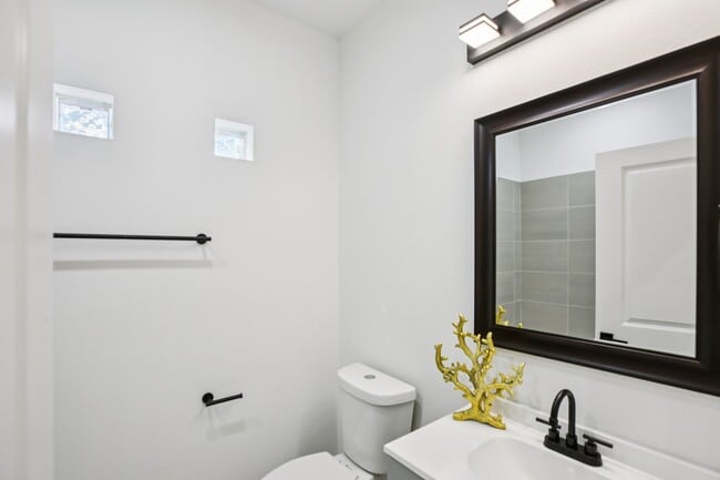 Building Photo - 6739 Liverpool St