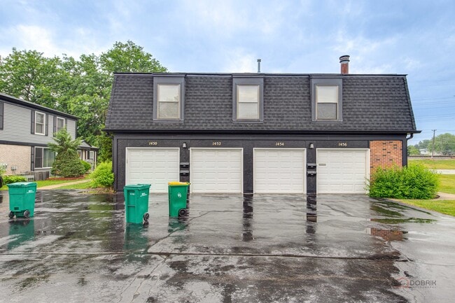 Building Photo - 1454 Inverrary Ln