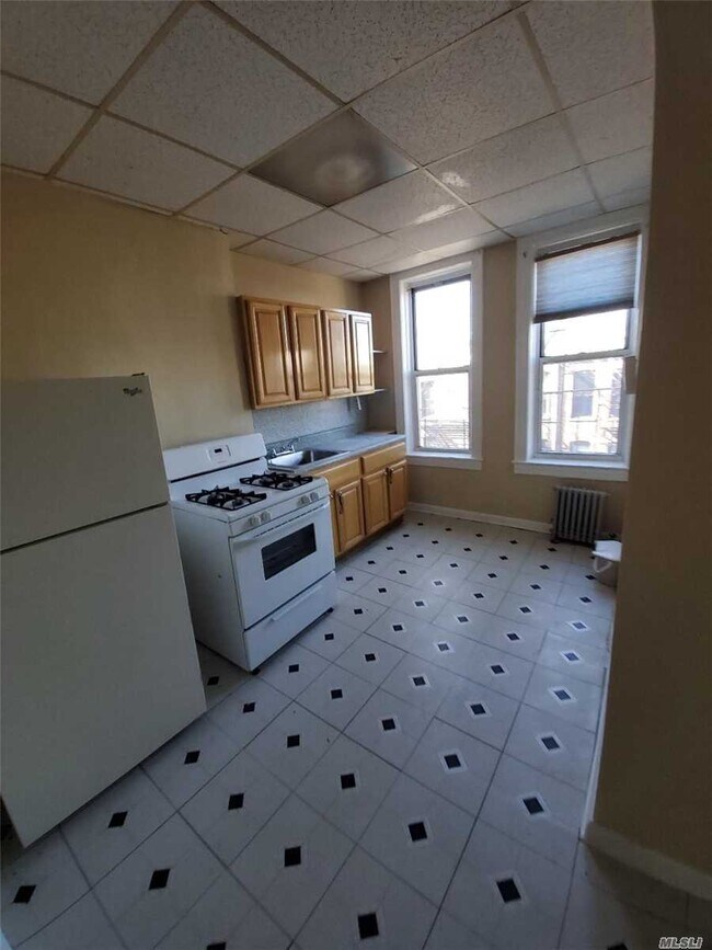 Building Photo - 41-10 53rd St