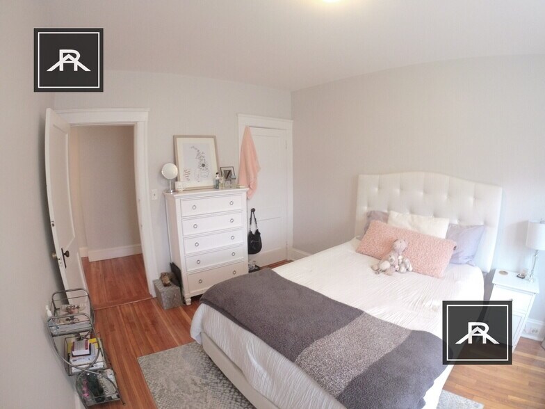 Building Photo - 241 Freeman St