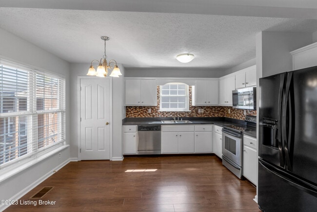 Building Photo - 674 Helm Ln