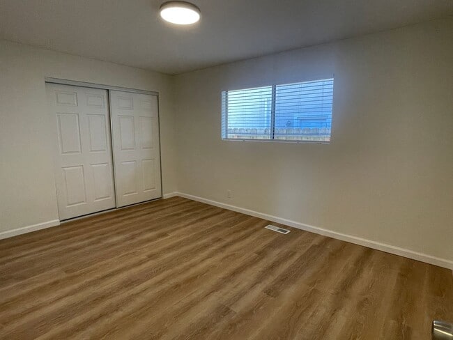 Building Photo - Beautifully Remodeled 3BR/2BA Home with Modern Finishes