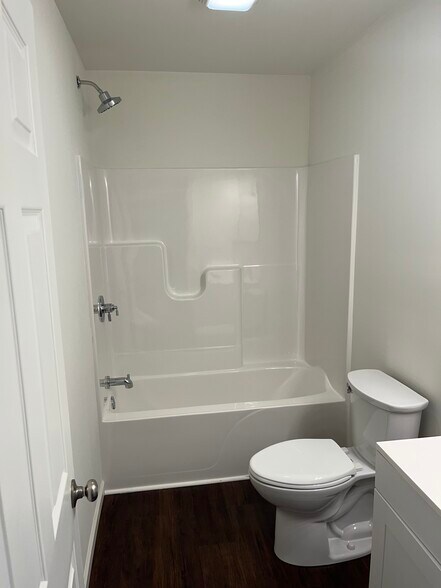 Building Photo - 6855 Augusta Dr