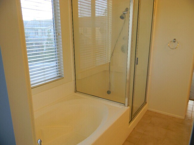 Building Photo - 11166 Pondfield Ct