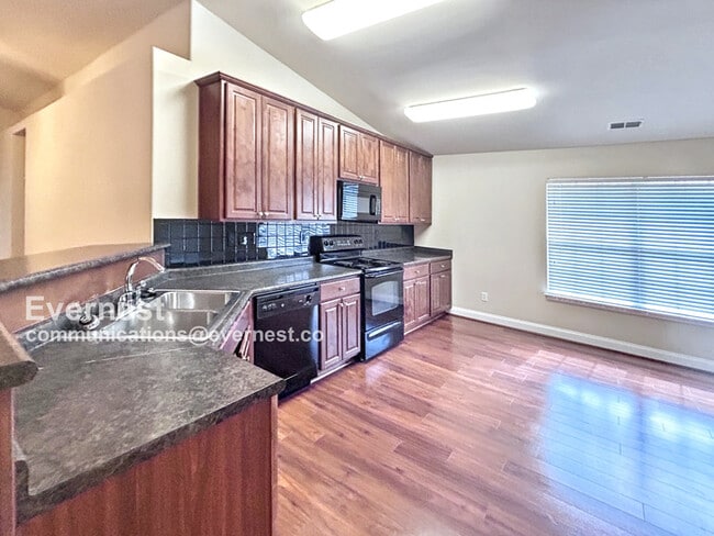 Building Photo - 316 Stoney Trail