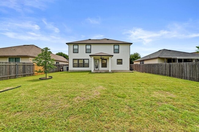 Building Photo - 214 Briarwood Dr