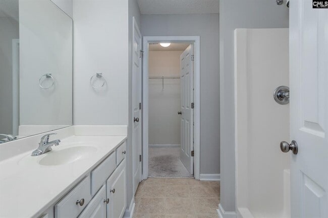 Building Photo - 129 Crickhollow Cir