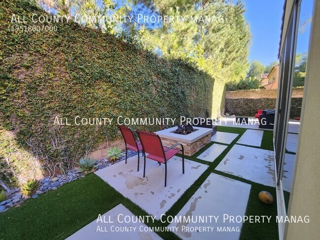 Building Photo - 43 Los Indios