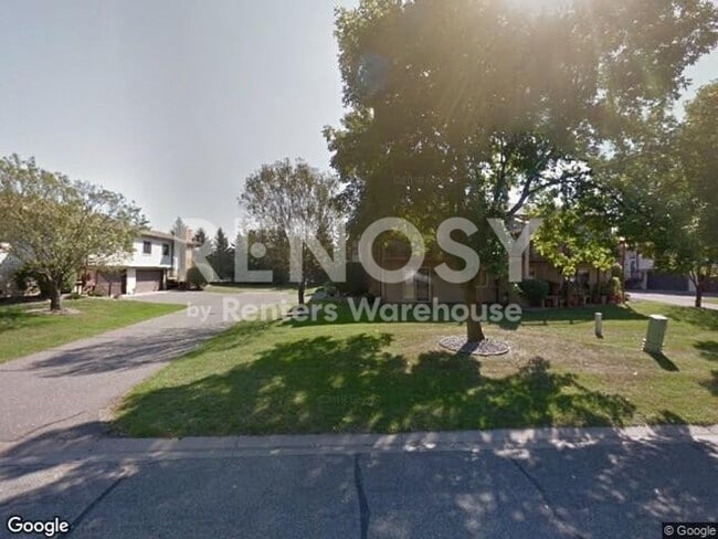 Building Photo - Available July 6th 2 Bedroom 2 Bath Townhome in Woodbury