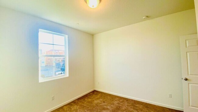 Building Photo - Beautiful Two Story Home in the Olivewood ...