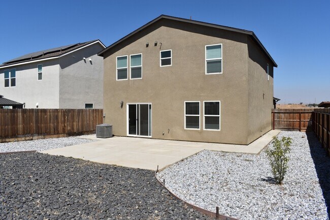 Building Photo - 736 Athena Dr