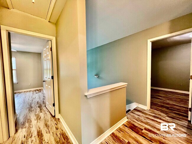 Building Photo - 444 Clubhouse Dr