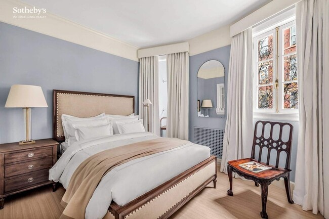 Building Photo - 183-185 W 4th St