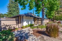 Building Photo - Single Story Townhome in Cherry Chase Neighborhood of Sunnyvale!