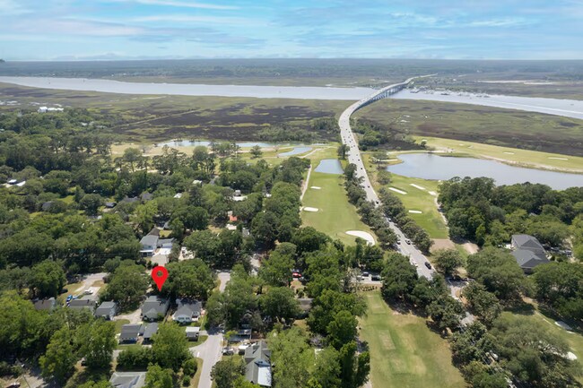 Building Photo - 426 Riverland Dr