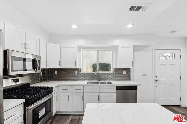 Building Photo - 17610 Sherman Way