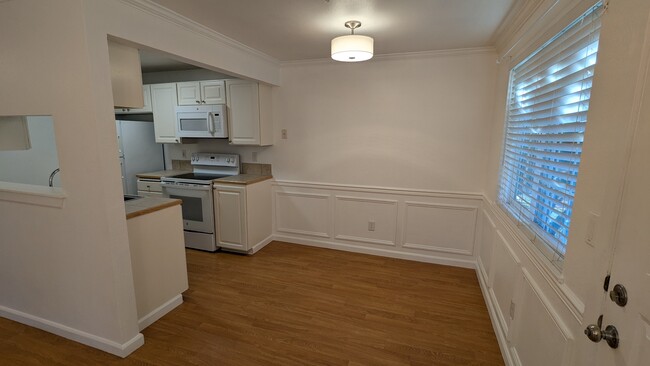 Dining Area - 14200 NE 171st St