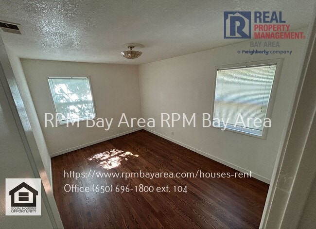 Building Photo - Spacious and Classic Home in Mountainview ...