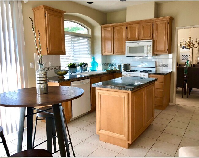 Building Photo - Spacious 4-Bedroom/2.5-Bath Home with Char...