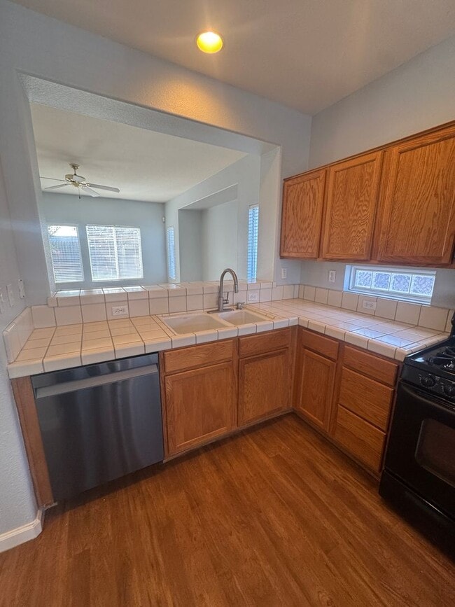 Building Photo - THREE BEDROOM TWO BATH SINGLE STORY HOME SEE VIDEO