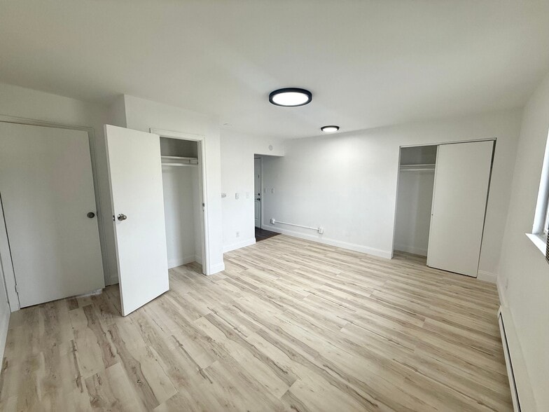 Building Photo - 1886 Ave B