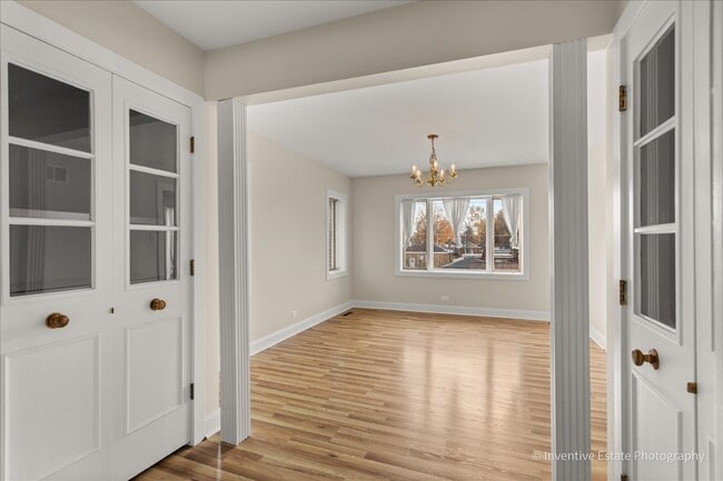 Building Photo - 10323 Canterbury St