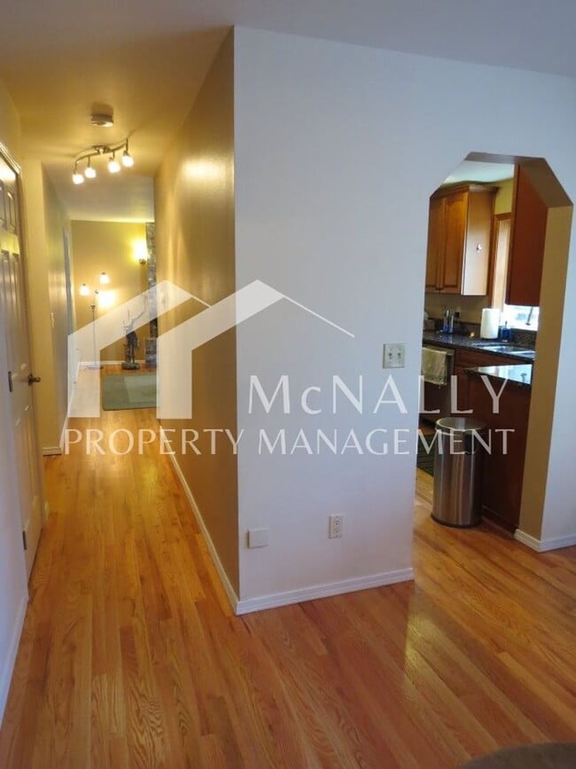 Building Photo - Wonderful 3 Bedroom, 2.5 Bath Home in Gig Harbor