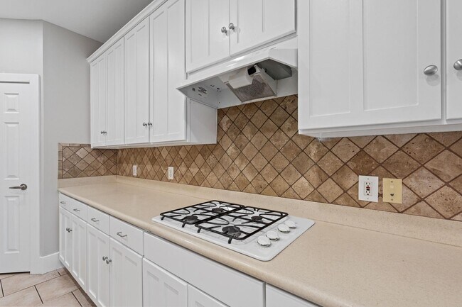 Building Photo - 16727 Sonoma Del Norte Dr