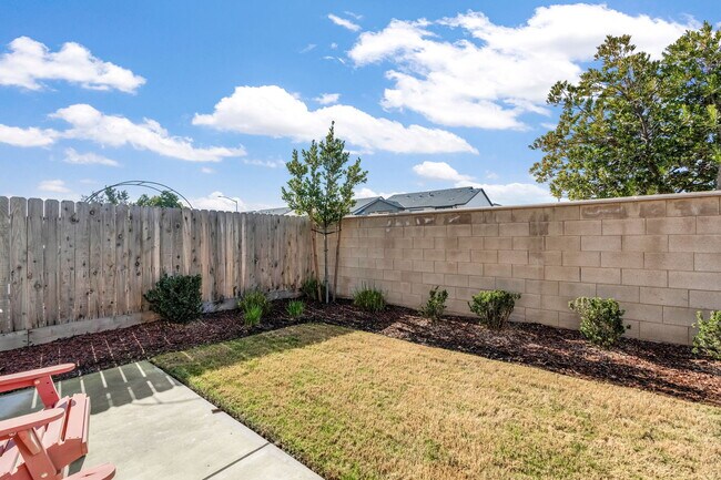 Building Photo - 2815 N Leya Dr